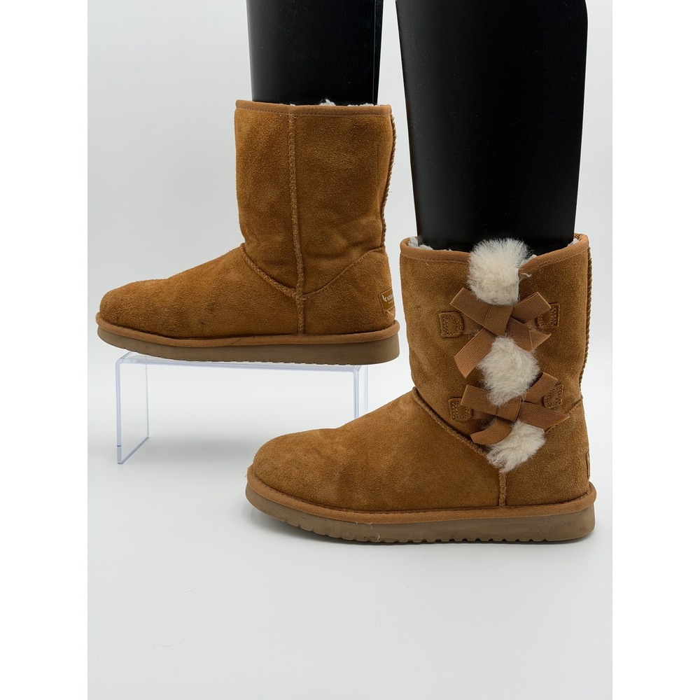 KOOLABURRA BY UGG Victoria Short Womens 8 Chestnut Suede Sheepskin Bow Boots